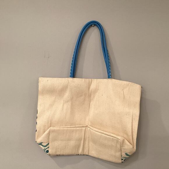 Beautiful Beach Bag in shades of blue with flowers as well as sequins and beads. - Picture 2 of 3
